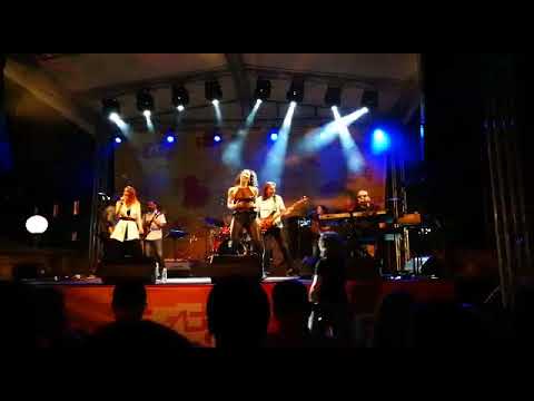 Pogledaj u sunce iznad oblaka