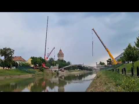 Demolare pasarela Gelu din Timisoara cu macarale închiriate de la Sulfatim SRL