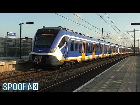 Aankomst SNG 2347 en 2749 in Station Almere Poort | Ultra HD (4K)