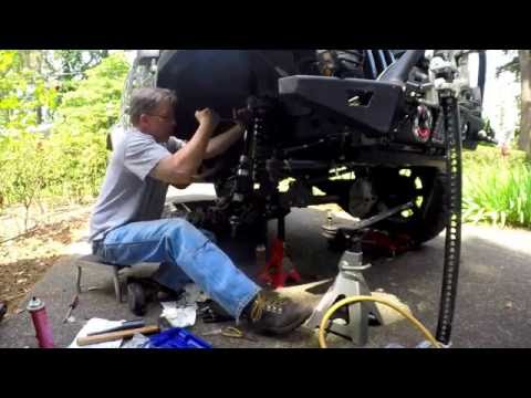 UPGRADE! Dynatrac Pro-Steer Ball Joints and Reid Racing High Steer Knuckles.