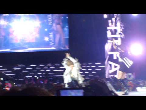 HD 121125 EXO @SMT BKK "DJ got us  falling in love again" (LUHAN FOCUS)