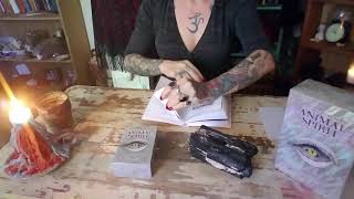 Download Lagu The Wild Unknown Animal Spirit Deck: Whale, Fire Ant, Hyena - THE TAXIDERMY WITCH Thumbnail