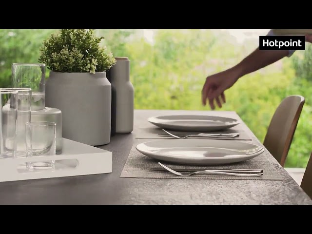 Hotpoint 245 Litre 50/50 Freestanding Fridge Freezer - White