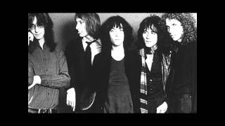 Patti Smith - Pumping (My Heart)