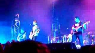 Dean Geyer - She Comes In Waves - Live