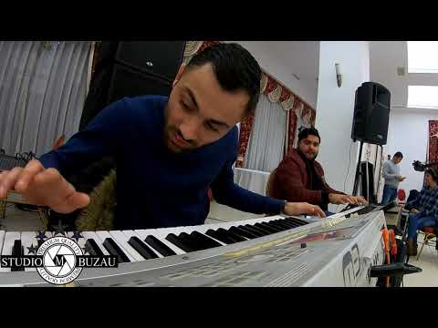 Alex de la Buzau  -   Intr-un sat e o casuta