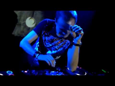 DJ Kopernik зажигает в Сургуте клуб "Вавилон" 15 апреля 2011г.