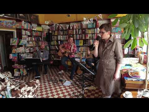 Rzeka - koncert "Bossa nova w księgarni"