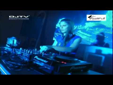 DJ VANINA BUNIAK en la Expo DJ World 2010 por DJTV