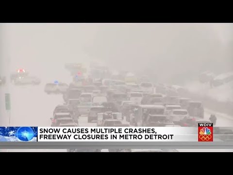 Michigan Snow causes multiple pile-ups, freeway closures
