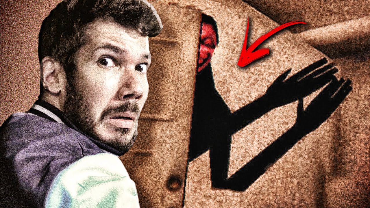 UMA CRIATURA VIVE SECRETAMENTE em SUA CASA e SE BATER PALMAS, ELA APARECE... | Clap Clap