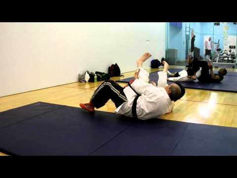 蛙フェイント膝十字固