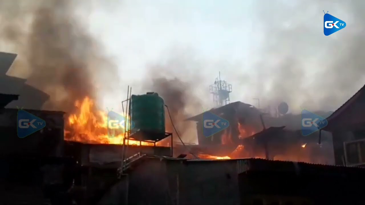 Massive fire engulfs over five houses in Shaheed Gunj Srinagar