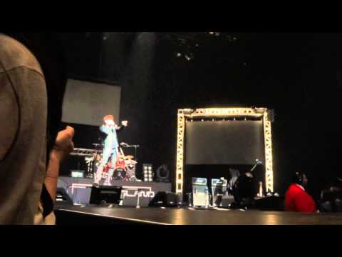 [FANCAM] 120309 - FT Island Introducing Themselves in English