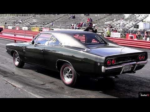 1968 Dodge Charger R/T vs 1965 GTO Tri-Power 1/4 mile Drag Race - Road Test TV ®