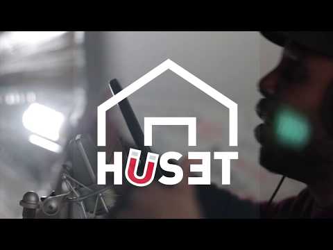 Dayzon Spytter Bars Op I Huset