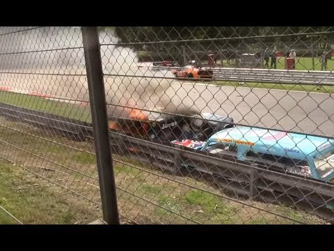 Crash, 2 minis, Brands Hatch MSVR All Comers 25 Aug 2018. Marcus Bicknell car cams