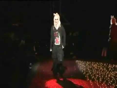 Paris Fashion Week: John Galliano Fall/Winter 2009-10 (Part 1)