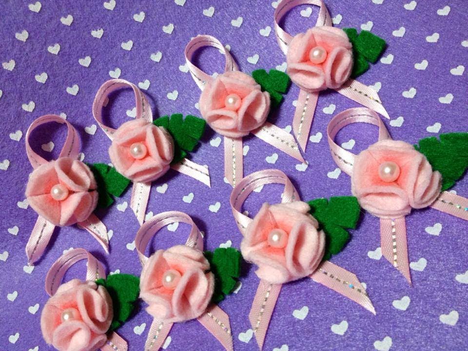 Como fazer Florzinhas em feltro !!!  (- Felt Flower Tutorial ...)