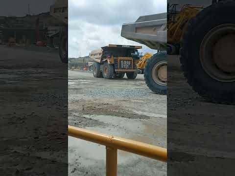 #777D # caterpillar dumptruck # off-road truck