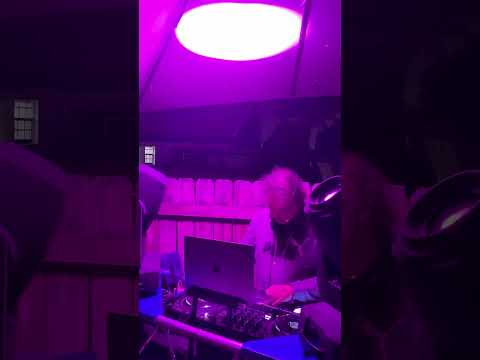 DJ Fast Eric video.