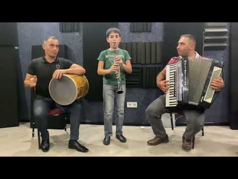 Alik Ziroyan - klarnet , angut axjik