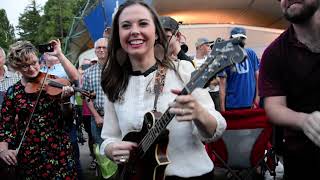 Foggy Mountain Breakdown - Bluegrass Jam led by Sierra Hull &amp; Po&#39; Ramblin&#39; Boys