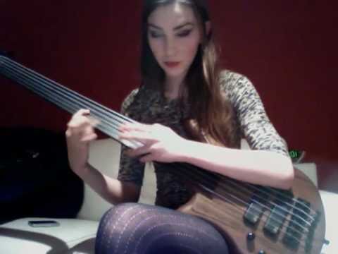 6 String Fretless Bass Tapping Riff