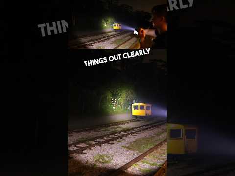 Flood light vs spot light. What will you use? #nitecore #flashlight #edc #Shorts