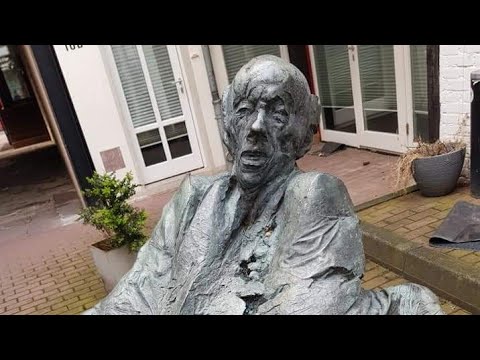 Bernd Altenstein in Göttingen Germany.                     Sculptures  with the eyes of Zubia Imran