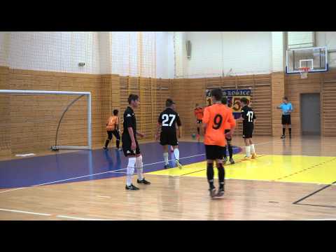 10.1.2015 Turnaj MFK KE U15: MFK Košice - FC Petržalka 2:0 (pohľad z lavičky Petržalky)