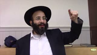 הלכות ומנהגי חג הסוכות (הרב אלחנן משה נחמנסון) - התמונה מוצגת ישירות מתוך אתר האינטרנט יוטיוב. זכויות היוצרים בתמונה שייכות ליוצרה. קישור קרדיט למקור התוכן נמצא בתוך דף הסרטון