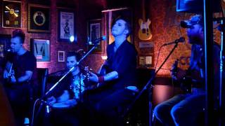 Blowsight @ Hard Rock Cafe COLOGNE (09.11.2011) : Three Words (under ordinary)