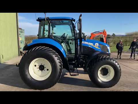 Lot 411 New Holland T5 105