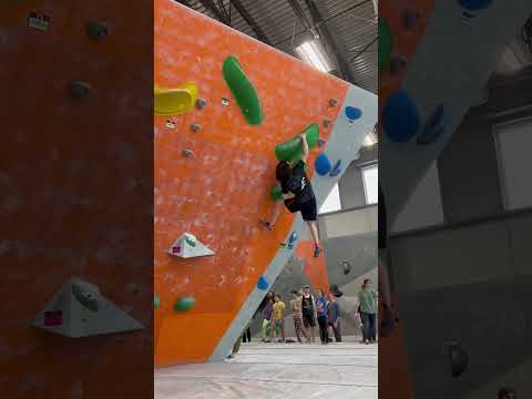 Sending an IFSC style competition Boulder with alternate beta
