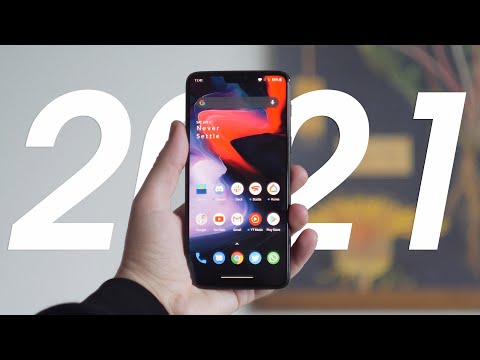 9. AmazonBasics 4.0 Amp Dual USB Car Charger