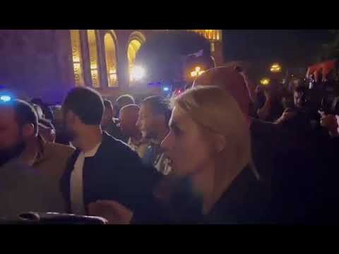 «Պարտավոր ես ճանաչել. վեճ՝ ոստիկանների եւ պատգամավորների միջեւ