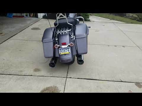 Vance and Hines Titan OS 450 and Power Duals on M8 with baffle wrap removed
