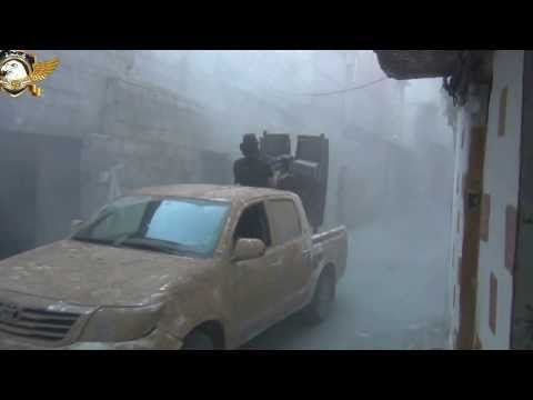 تمشيط مباني في حي القابون في دمشق بعد السيطرة علهيا من قبل كتيبة صقور دمشق