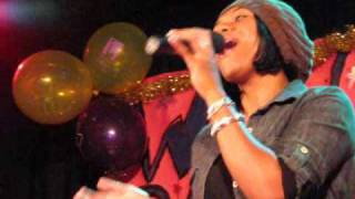 Paulini Visits the Sydney Children's Hospital