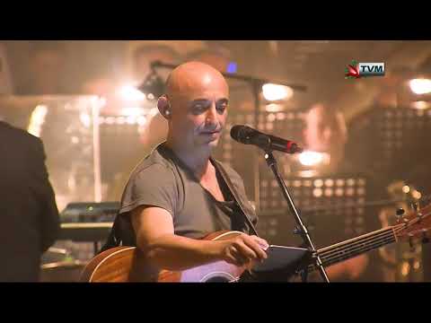 QUEEN meets COLDPLAY Concert - Cash & Band - Charlie Brown