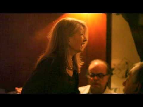 Maria da Nazaré, "Fado Pechincha" - "Fado de outrora"