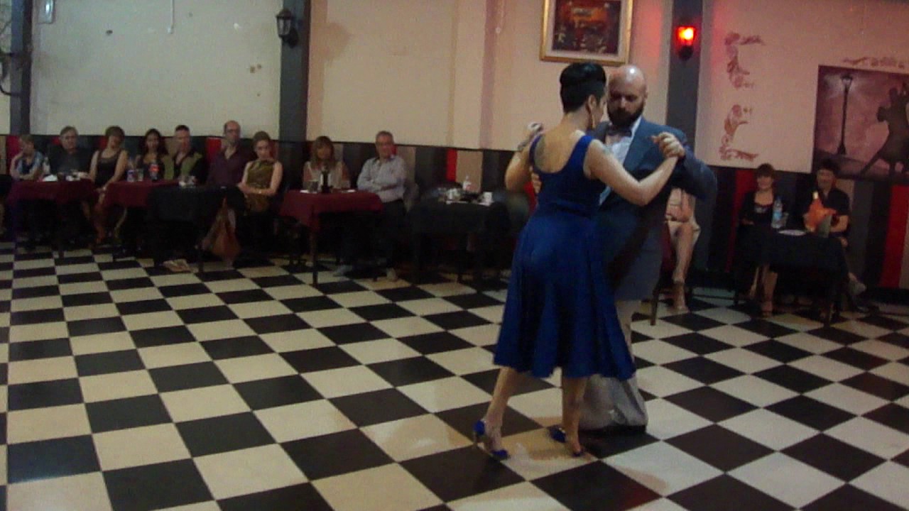 Sin Rumbo Bailan Hebe Martinez y Gabriel Di Prinzio 1/2 en su cumple