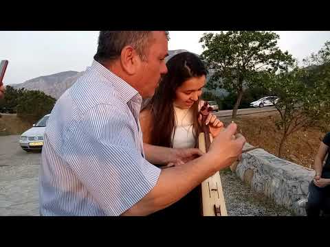 Şenol Çakır 'dan kemençe çalma dersi