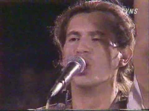 Ekatarina Velika - Budi Sam Na Ulici (Live Novi Sad 1989)