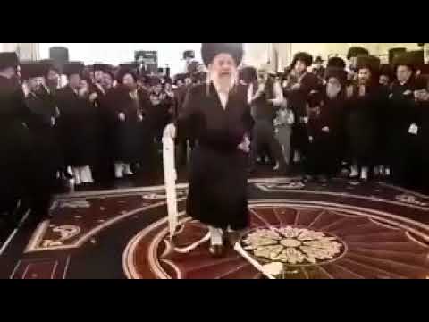 Ashlag Rebbe Dancing Mitzvah Tantz at His Einkel's Wedding - Sivan5778