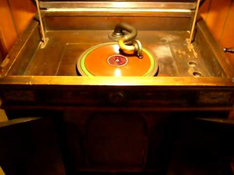 Lovely Little Silhouette - Chick Bullock's Levee Loungers