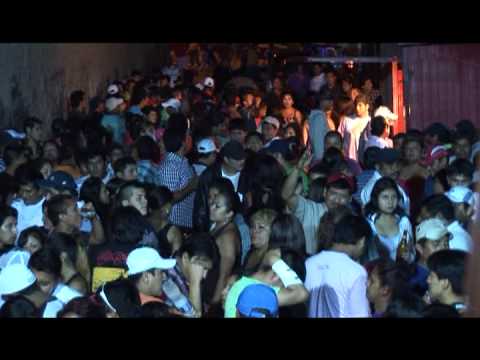 JHACO y su grupo LUNA NUEVA 2013 - TRISTE- canta HUGO FLORES