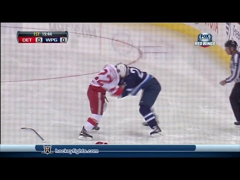 Jordin Tootoo vs Chris Thorburn Nov 4, 2013