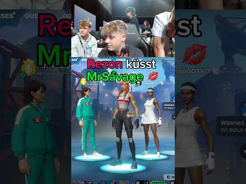 💋Rezon kisses MrSavage💋